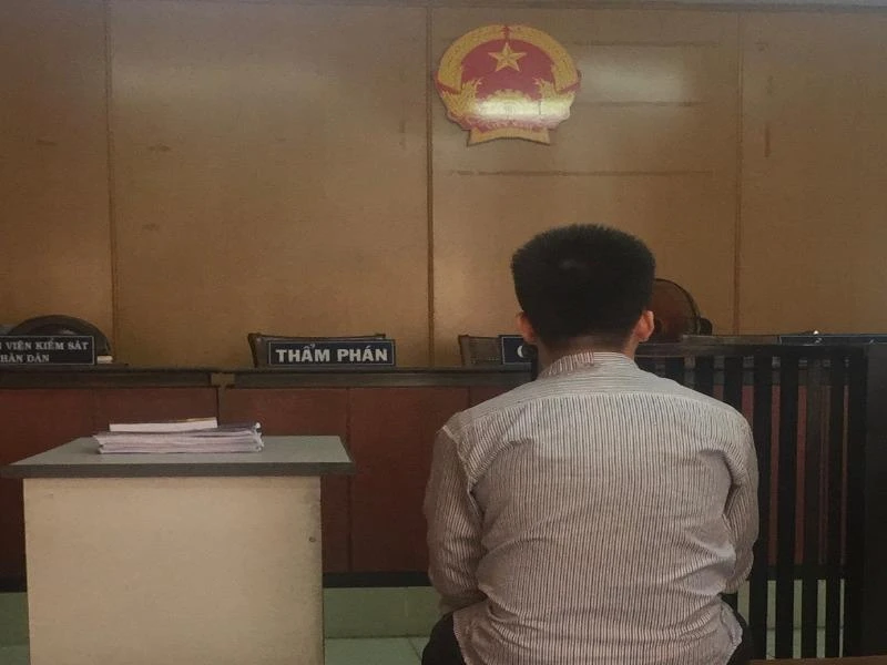 Lừa trên Facebook rồi ra đường cướp giật ảnh 1 Bị cáo Định lúc toà nghị án