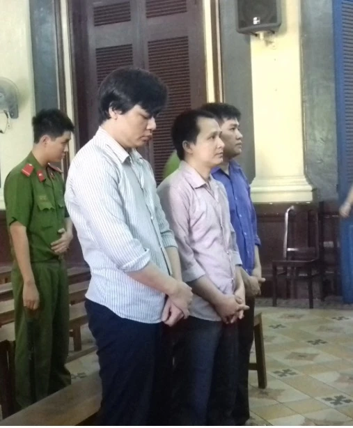 Ba nhân viên bệnh viện Nhi Đồng 1 tham ô lãnh án ảnh 1