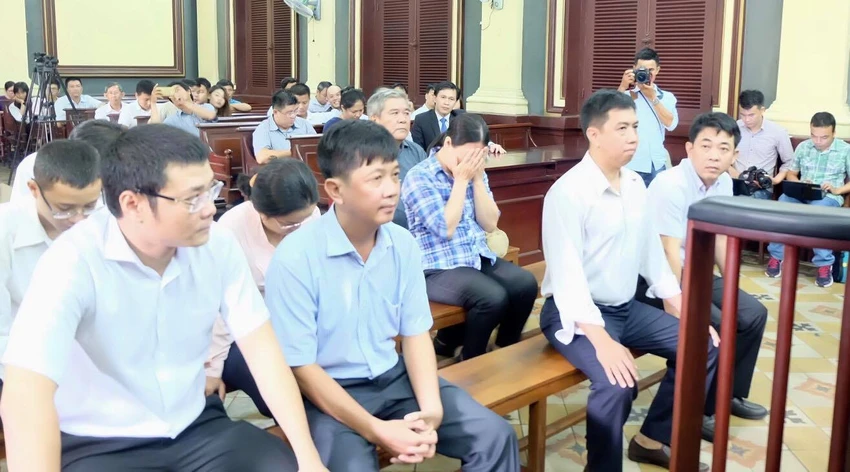VN Pharma: Bị cáo căng thẳng với câu hỏi của thẩm phán ảnh 1 VN Pharma: Bị cáo căng thẳng với câu hỏi của thẩm phán ảnh 1