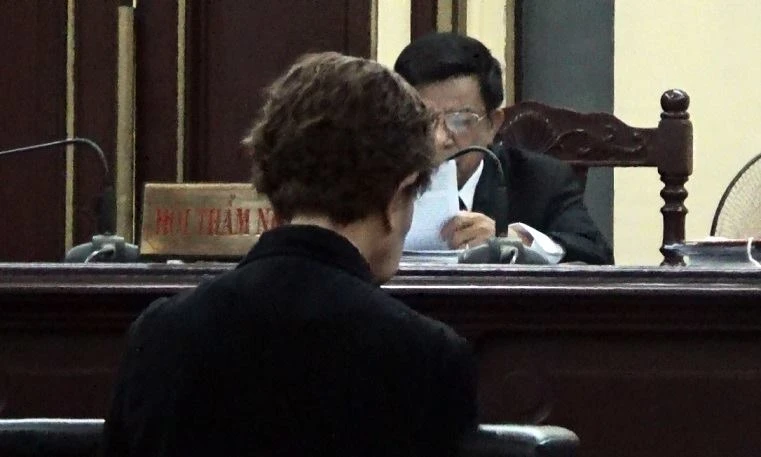 Đình chỉ vụ án “'Biệt thự dầu khí'