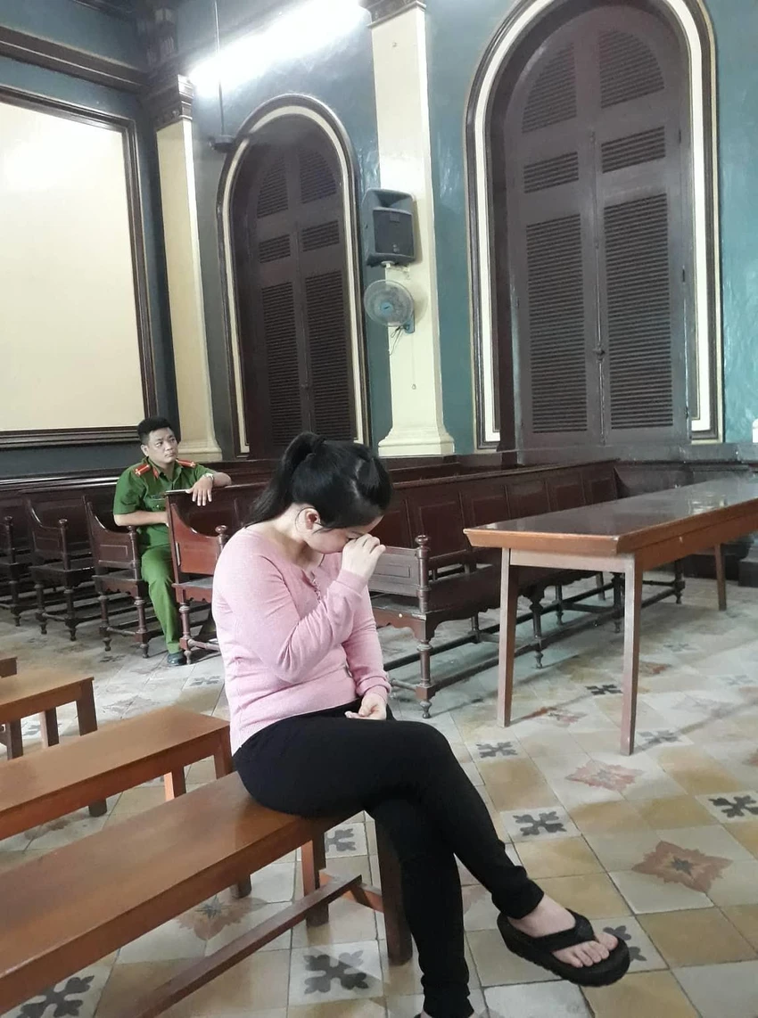 Chưa xử được nữ quái chuốc thuốc mê bạn trai ngoại ảnh 2 Chưa xử được nữ quái chuốc thuốc mê bạn trai ngoại ảnh 2