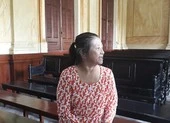 Người phụ nữ trộm giấy tờ đất của khách đến nhà chơi