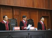 Ông Trầm Bê không xuất hiện, tòa hoãn xử