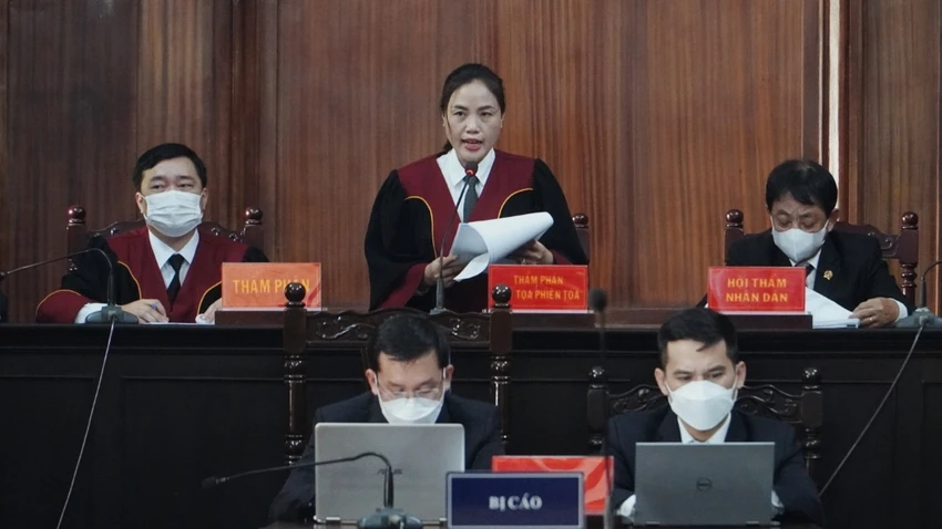 Tòa xử phạt bị cáo Tất Thành Cang 10 năm tù, Tề Trí Dũng 20 năm tù ảnh 1