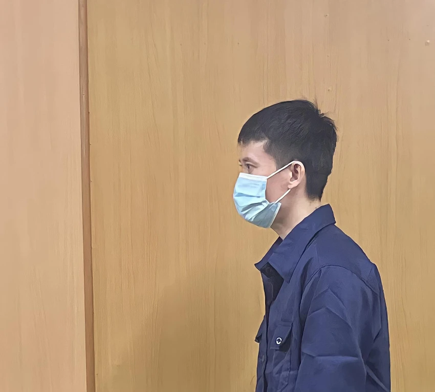 Bị cáo Nguyễn Thái Sơn cho rằng việc định giá tài sản các vụ trộm là đến 10 tỉ là hơi quá. Ảnh: HOÀNG YẾN Bị cáo Nguyễn Thái Sơn cho rằng việc định giá tài sản các vụ trộm là đến 10 tỉ là hơi quá. Ảnh: HOÀNG YẾN