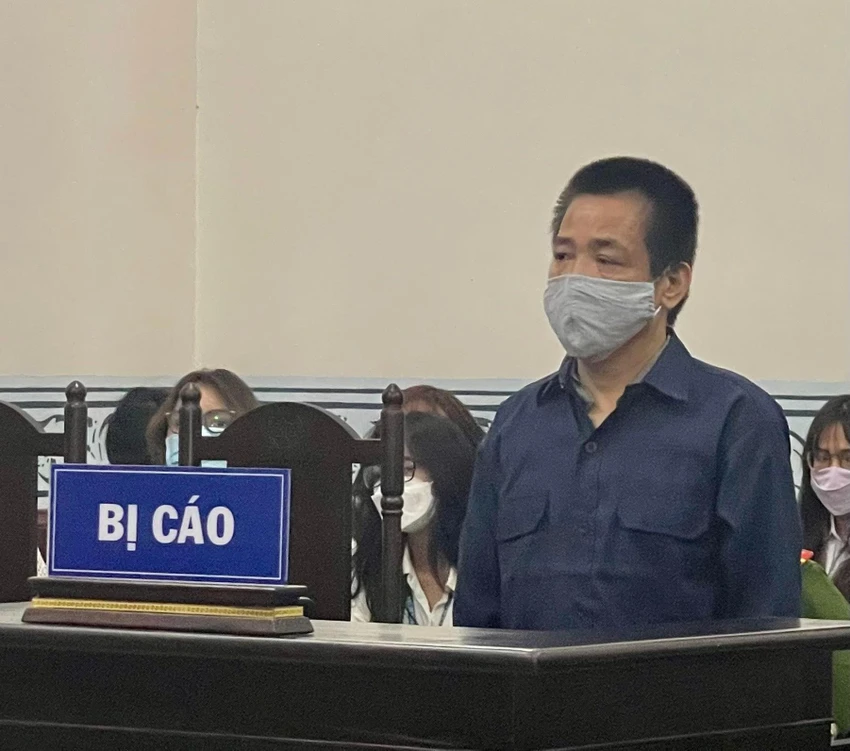 Bị cáo Nguyễn Hữu Ngọc nghe HĐXX tuyên án. Ảnh: H.YẾN Bị cáo Nguyễn Hữu Ngọc nghe HĐXX tuyên án. Ảnh: H.YẾN