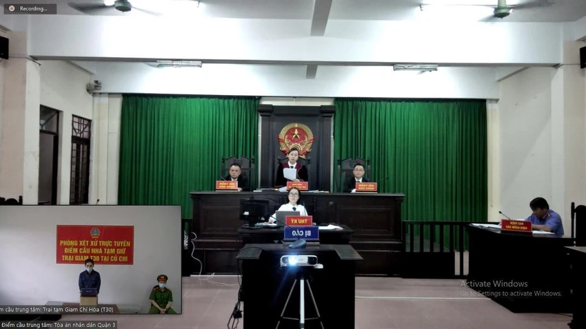 Điểm cầu trung tâm phòng xử TAND quận 3. Ảnh: H.YẾN Điểm cầu trung tâm phòng xử TAND quận 3. Ảnh: H.YẾN