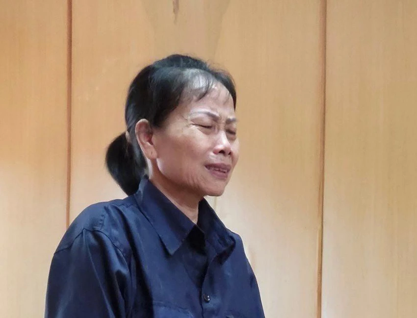 Bị cáo Hậu trình bày tại tòa. Ảnh: H.YẾN Bị cáo Hậu trình bày tại tòa. Ảnh: H.YẾN