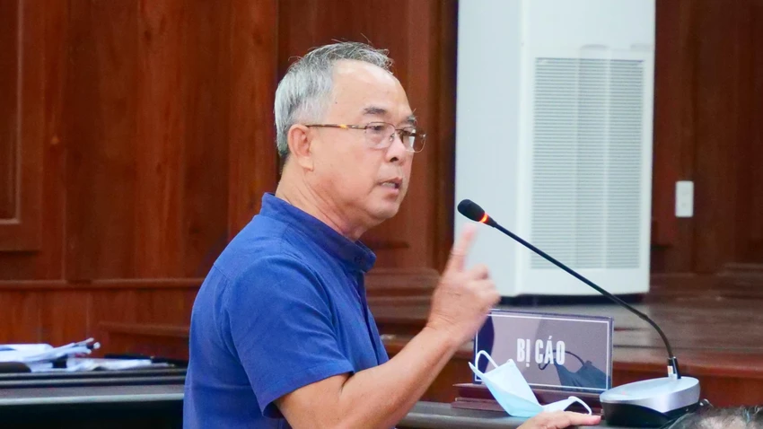 Ông Nguyễn Thành Tài trình bày tại tòa. Ảnh: H.YẾN
