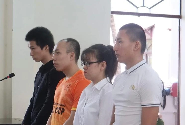 Bị cáo Trinh và các đồng phạm trong vụ án đang thi hành án. Ảnh: K.L Bị cáo Trinh và các đồng phạm trong vụ án đang thi hành án. Ảnh: K.L