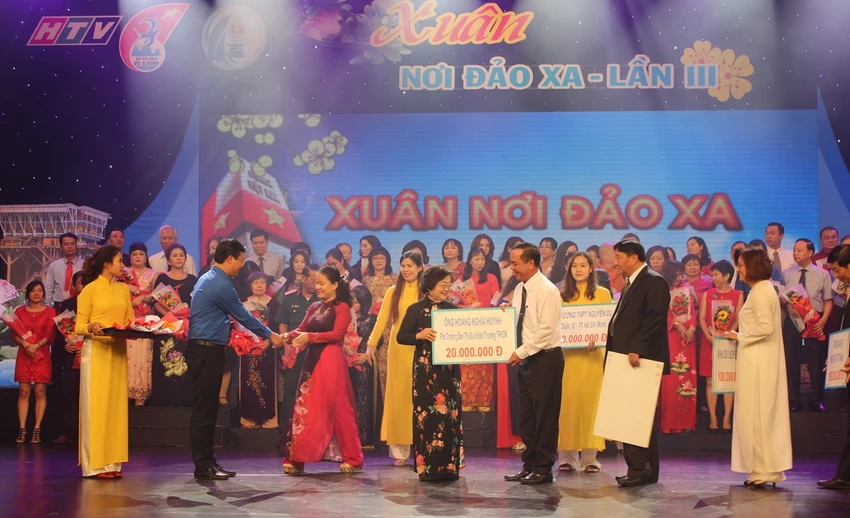 Rưng rưng khi chiến sĩ nơi đảo xa gọi bằng mẹ ảnh 5 Rưng rưng khi chiến sĩ nơi đảo xa gọi bằng mẹ ảnh 5