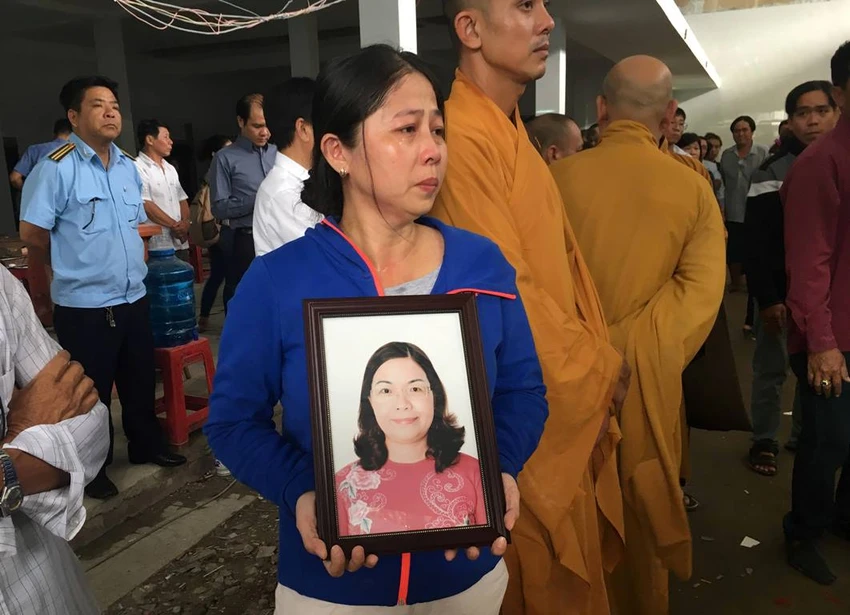 Người thân khóc đưa chủ tịch phường Nguyễn Thái Bình ảnh 1 Người thân khóc đưa chủ tịch phường Nguyễn Thái Bình ảnh 1
