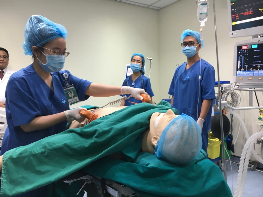 'Bệnh nhân' dạy gây mê hồi sức dễ tính nhất Việt Nam ảnh 1 'Bệnh nhân' dạy gây mê hồi sức dễ tính nhất Việt Nam ảnh 1