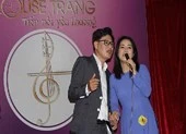 Bác sĩ hát quyên tiền giúp sinh viên y khoa nghèo