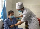 Tự ý uống thuốc đau lưng của mẹ, cô gái suýt mất mạng