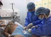 Cứu sống bé trai nguy kịch do bị bạn nhấn nước
