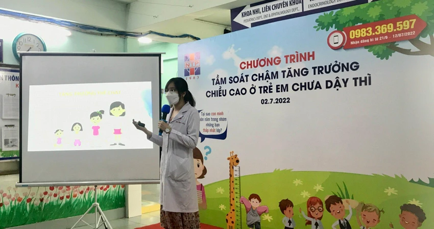 BS CKI Trần Thị Ngọc Anh chia sẻ tại chương trình. Ảnh: HOÀNG LAN BS CKI Trần Thị Ngọc Anh chia sẻ tại chương trình. Ảnh: HOÀNG LAN