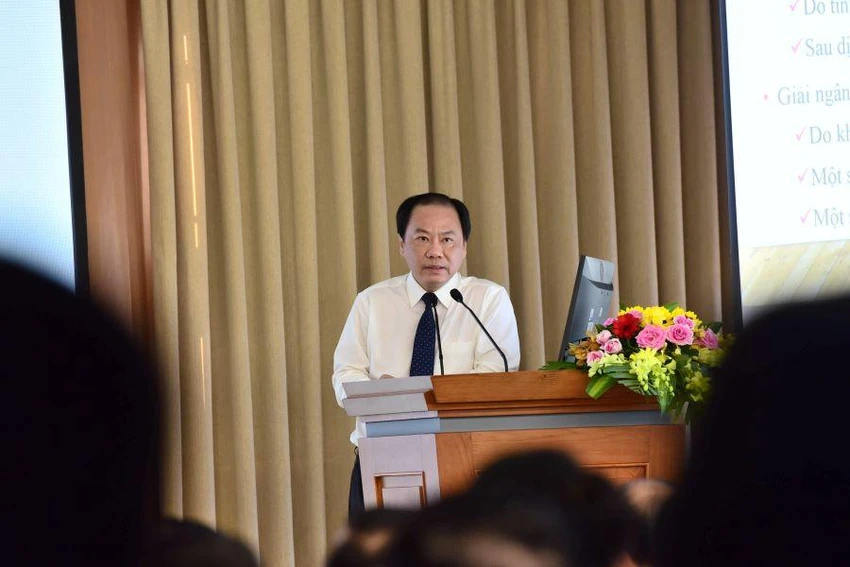 BS CK2 Nguyễn Hoài Nam báo cáo tại hội nghị sơ kết ngành y tế TP 6 tháng đầu năm 2022. Ảnh: Hoàng Lan BS CK2 Nguyễn Hoài Nam báo cáo tại hội nghị sơ kết ngành y tế TP 6 tháng đầu năm 2022. Ảnh: Hoàng Lan