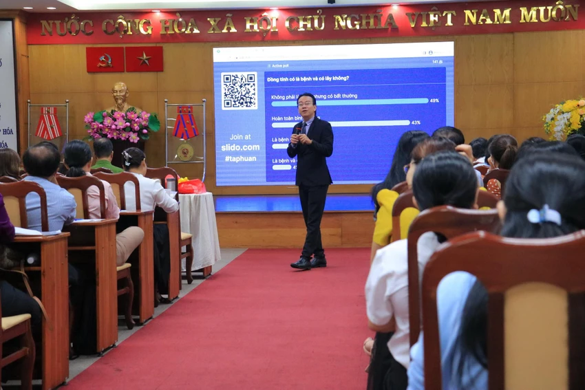 TS tâm lý Đào Lê Hòa An chia sẻ nhiều học sinh thiếu kiến thức về giới tính. TS tâm lý Đào Lê Hòa An chia sẻ nhiều học sinh thiếu kiến thức về giới tính.