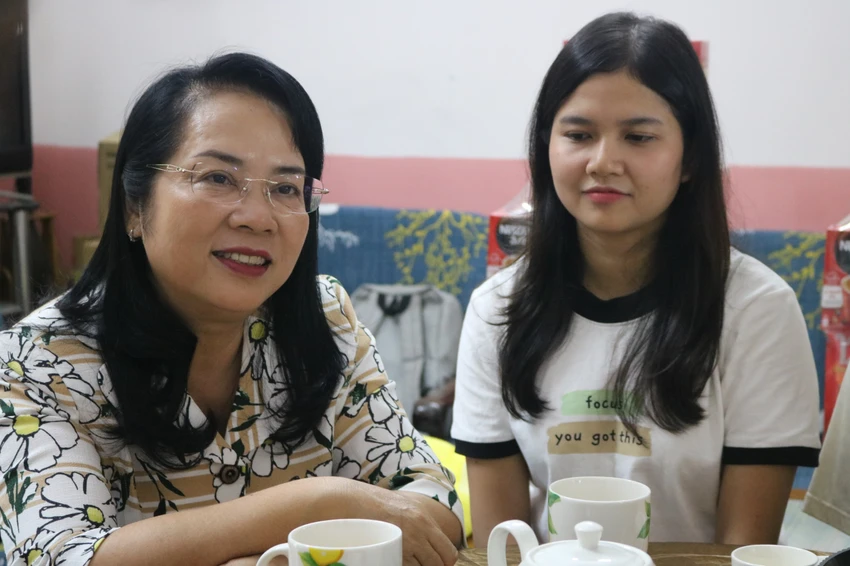 sinh-vien-lao-campuchia.jpg