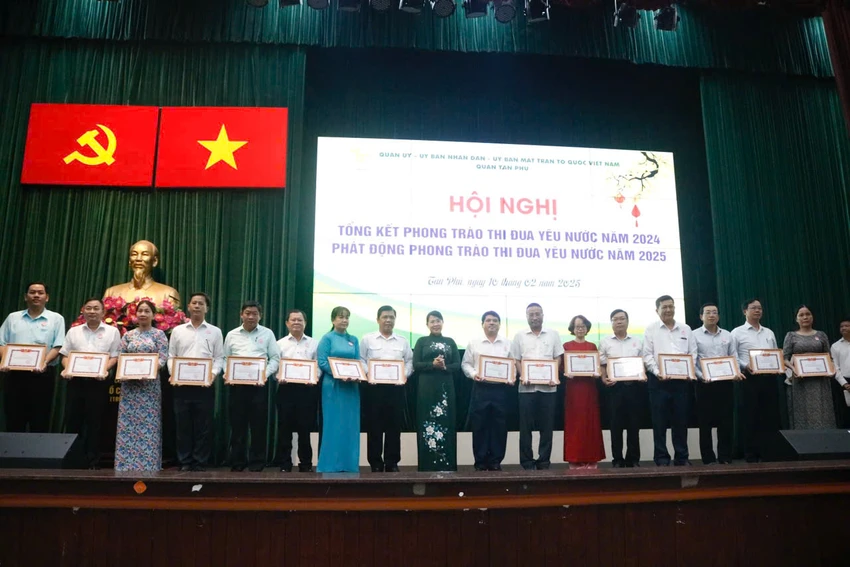 quận Tân Phú (1).jpg