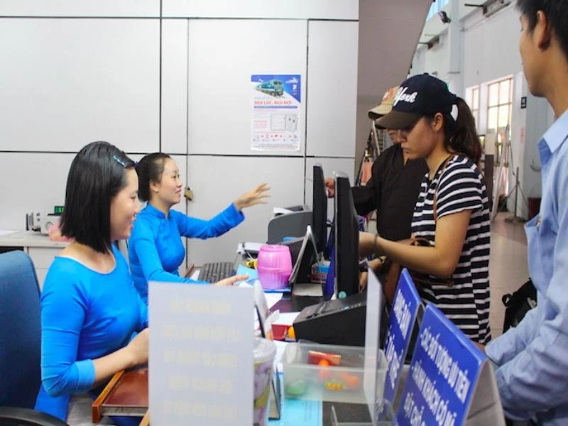 Ga Sài Gòn cũng khuyến cáo hành khách sử dụng vé điện từ, trên vé có họ tên và số giấy tờ tùy thân của hành khách đi tàu.