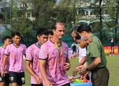 Huỳnh Kesley cay đắng nhìn Trần Thành ghi bàn kết liễu