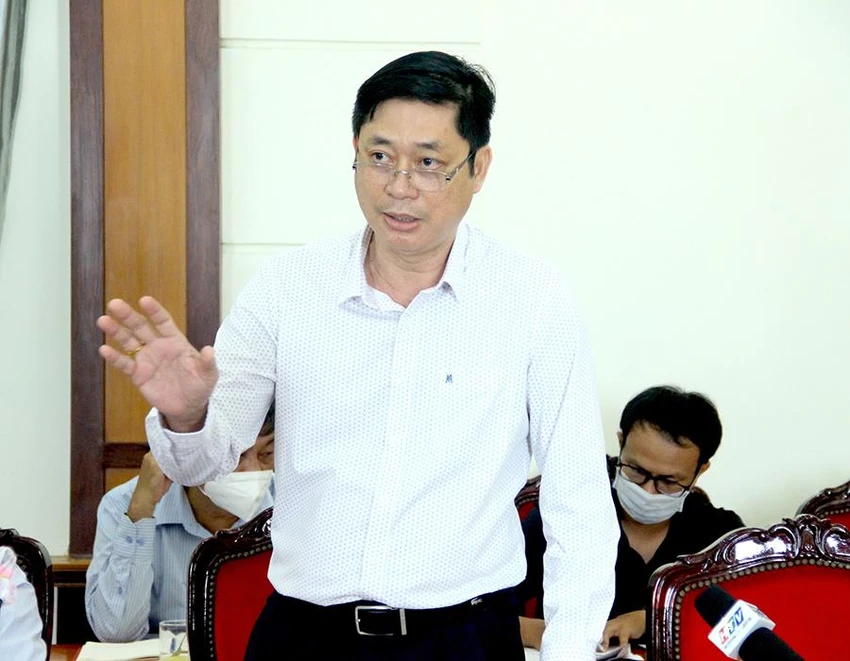 ĐB Huỳnh Hồng Thanh, Phó Ban đô thị, HĐND TP.HCM, nêu các vướng mắc trong thực hiện dự án ODA. Ảnh: LÊ THOA ĐB Huỳnh Hồng Thanh, Phó Ban đô thị, HĐND TP.HCM, nêu các vướng mắc trong thực hiện dự án ODA. Ảnh: LÊ THOA