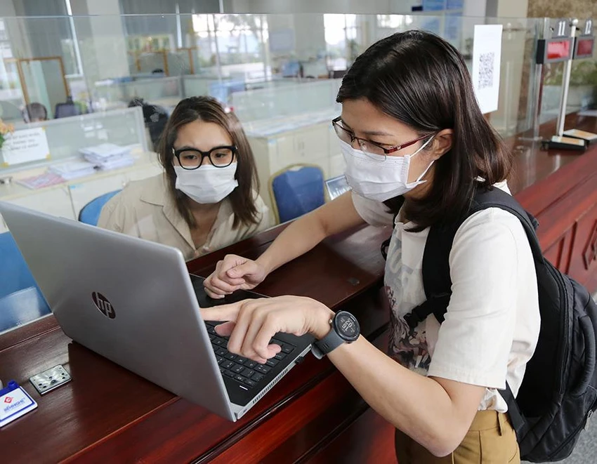 Cần bổ sung quy định các khoản chi phí hợp lý của người dân phải được khấu trừ khi tính thuế TNCN. Trong ảnh: Người dân làm thủ tục thuế tại Cục Thuế TP.HCM. Ảnh: HOÀNG GIANG Cần bổ sung quy định các khoản chi phí hợp lý của người dân phải được khấu trừ khi tính thuế TNCN. Trong ảnh: Người dân làm thủ tục thuế tại Cục Thuế TP.HCM. Ảnh: HOÀNG GIANG