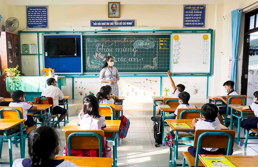 Từ năm học 2022-2023, TP.HCM dự kiến tăng học phí cấp THCS từ 60.000 đồng/tháng lên 300.000 đồng/tháng, các cấp học khác tăng 70.000-180.000 đồng/tháng, tùy khu vực. Ảnh: NGUYỆT NHI Từ năm học 2022-2023, TP.HCM dự kiến tăng học phí cấp THCS từ 60.000 đồng/tháng lên 300.000 đồng/tháng, các cấp học khác tăng 70.000-180.000 đồng/tháng, tùy khu vực. Ảnh: NGUYỆT NHI