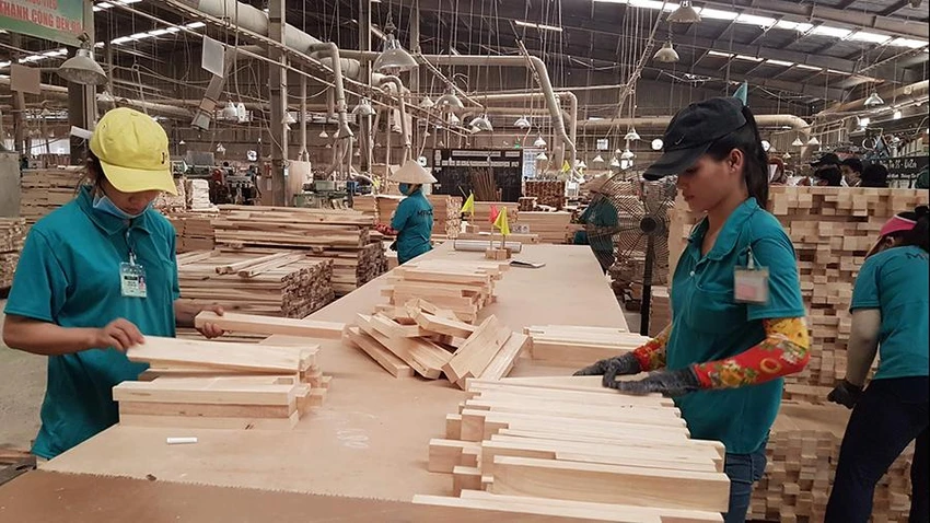 Xuất khẩu gỗ của Việt Nam năm 2022 dự báo sẽ đối diện với nhiều thách thức. Ảnh: AH Xuất khẩu gỗ của Việt Nam năm 2022 dự báo sẽ đối diện với nhiều thách thức. Ảnh: AH