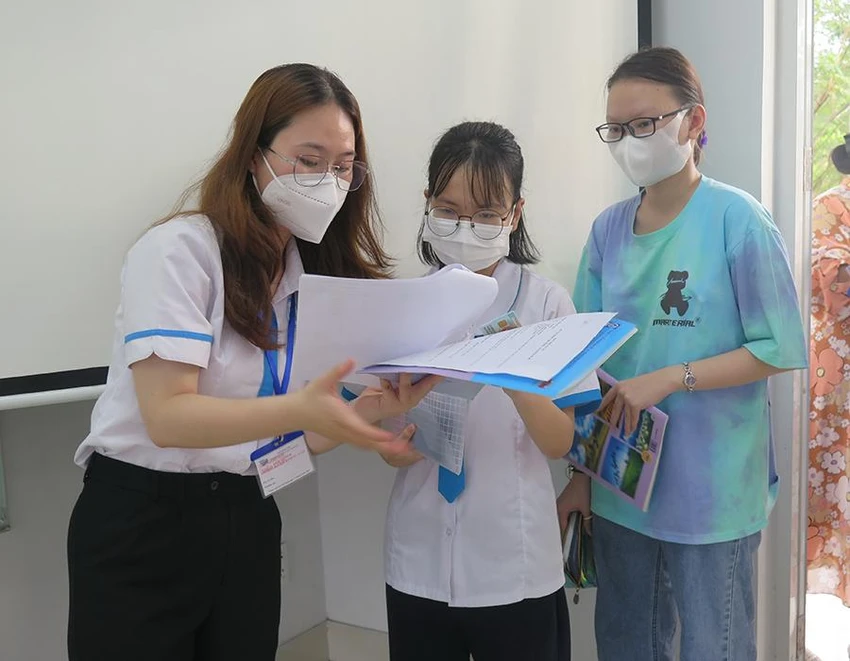 Thí sinh dự thi đánh giá năng lực tại điểm thi Trường ĐH Kinh tế - Luật (ĐH Quốc gia TP.HCM). Ảnh: PHẠM ANH