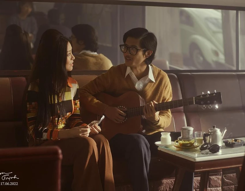 Một cảnh quay của Avin Lu và Bùi Lan Hương đóng Trịnh Công Sơn thời trẻ và Khánh Ly. Ảnh: GALAXY Một cảnh quay của Avin Lu và Bùi Lan Hương đóng Trịnh Công Sơn thời trẻ và Khánh Ly. Ảnh: GALAXY