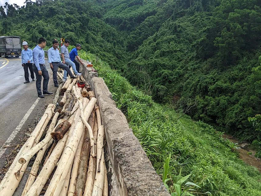 Hiện trường vụ tai nạn. Ảnh trong bài: N.DO Hiện trường vụ tai nạn. Ảnh trong bài: N.DO