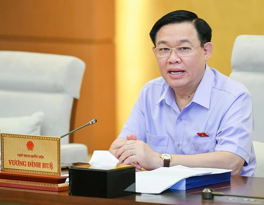 Chủ tịch Quốc hội Vương Đình Huệ phát biểu tại phiên họp Ủy ban Thường vụ Quốc hội ngày 20-9. Ảnh: Quochoi.vn