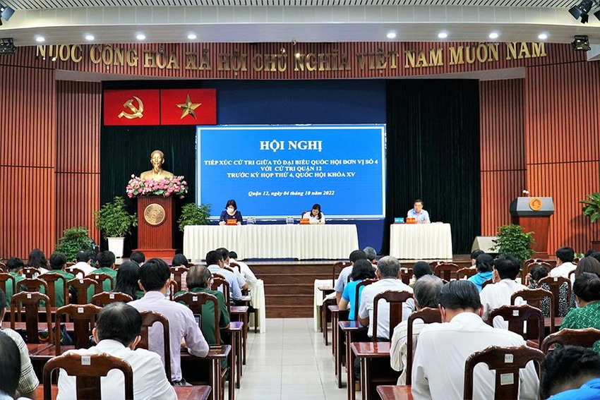 Toàn cảnh hội nghị tiếp xúc cử tri quận 12. Ảnh: BẢO PHƯƠNG Toàn cảnh hội nghị tiếp xúc cử tri quận 12. Ảnh: BẢO PHƯƠNG