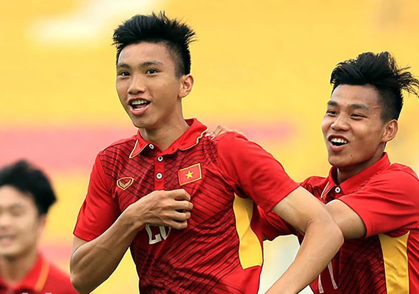 Đoàn Văn Hậu ở tuổi 18 đã thi đấu xuất sắc cùng U-19 Việt Nam vào bán kết châu Á và dự U-20 thế giới năm 2017. Ảnh: BBĐ Đoàn Văn Hậu ở tuổi 18 đã thi đấu xuất sắc cùng U-19 Việt Nam vào bán kết châu Á và dự U-20 thế giới năm 2017. Ảnh: BBĐ