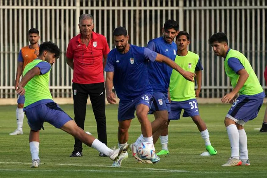 HLV Carlos Queiroz nói ông thấy áp lực khi dẫn dắt đội Iran vì những chuyện ngoài bóng đá mà truyền thông thổi vào. Ảnh: GETTY IMAGES HLV Carlos Queiroz nói ông thấy áp lực khi dẫn dắt đội Iran vì những chuyện ngoài bóng đá mà truyền thông thổi vào. Ảnh: GETTY IMAGES