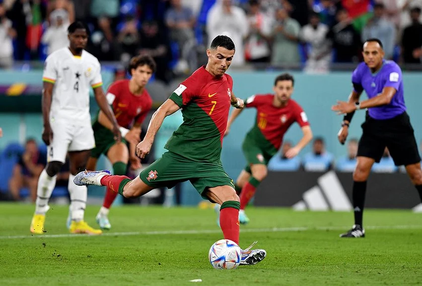 Ronaldo - người chuyên săn tìm kỷ lục liệu có giúp Bồ Đào Nha vượt qua Uruquay hay không?Ảnh: GETTY IMAGES