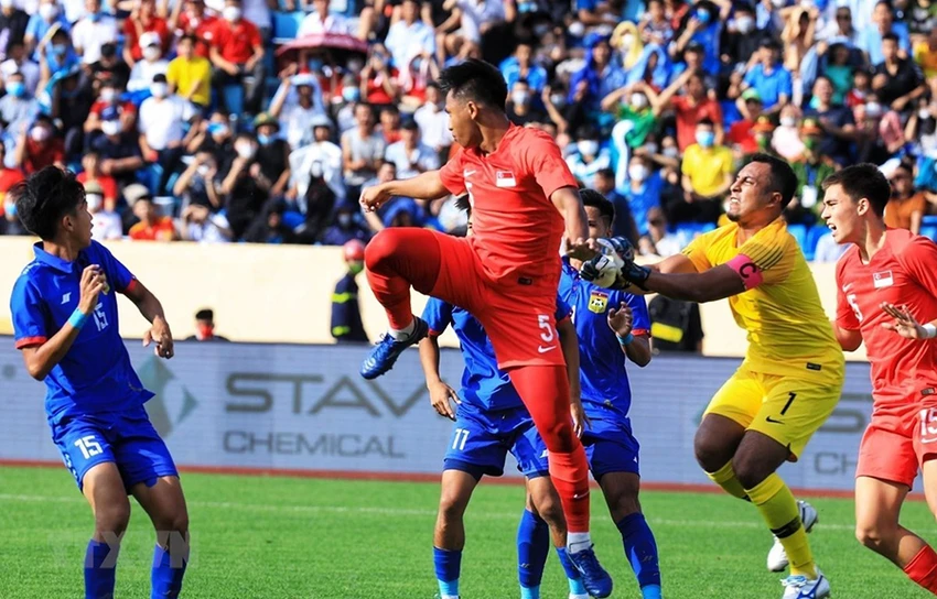 Singapore trong trận thắng Lào nhờ hơn ở không chiến. Ảnh: AFF Singapore trong trận thắng Lào nhờ hơn ở không chiến. Ảnh: AFF