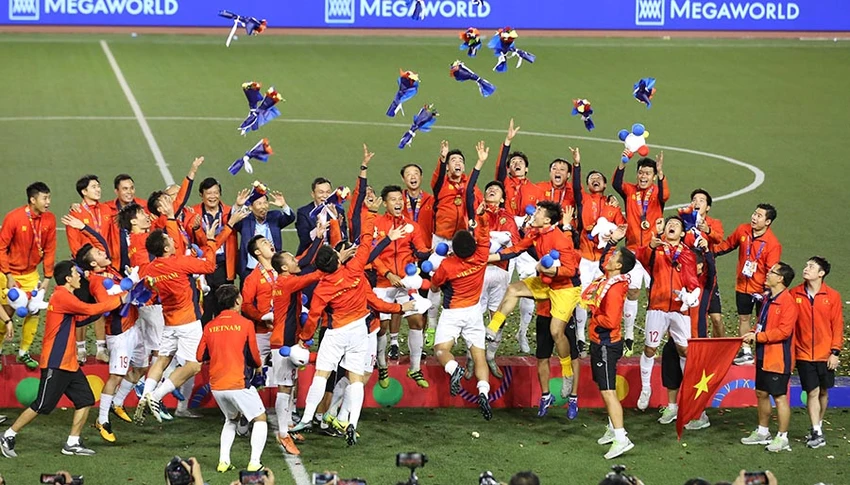 10 năm sau, Fair Play không chỉ đẹp trên sân cỏ mà đẹp cả ở khán đài. Ảnh: ANH PHƯƠNG 10 năm sau, Fair Play không chỉ đẹp trên sân cỏ mà đẹp cả ở khán đài. Ảnh: ANH PHƯƠNG