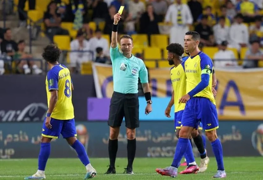 Có thể Ronaldo sẽ gặp lại Messi ở giải vô địch Saudi Arabia. Ảnh: CTV
