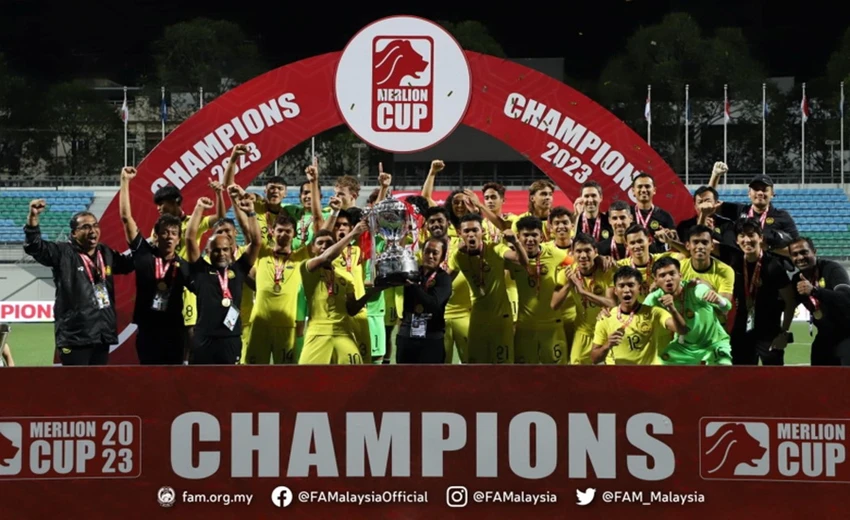 Malaysia mới đây kêu gọi các CLB hãy vì cái chung mà “nhả” các cầu thủ trẻ. Malaysia mới đây kêu gọi các CLB hãy vì cái chung mà “nhả” các cầu thủ trẻ.