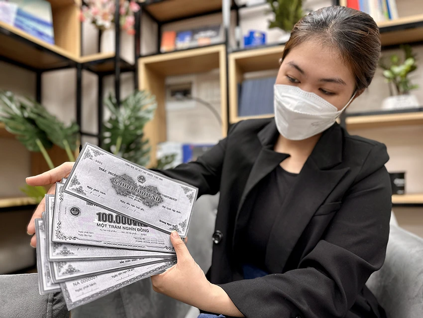 Việc vận hành thị trường trái phiếu doanh nghiệp riêng lẻ là một cách thức hỗ trợ vốn cho nền kinh tế khá hiệu quả. Ảnh: NGUYỆT NHI Việc vận hành thị trường trái phiếu doanh nghiệp riêng lẻ là một cách thức hỗ trợ vốn cho nền kinh tế khá hiệu quả. Ảnh: NGUYỆT NHI