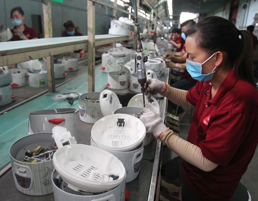 Quy định giảm năm đóng BHXH tối thiểu từ 20năm xuống còn 15 năm không áp dụngvới người được nghỉ hưu trước tuổi theo quy định. Ảnh: HOÀNG GIANG