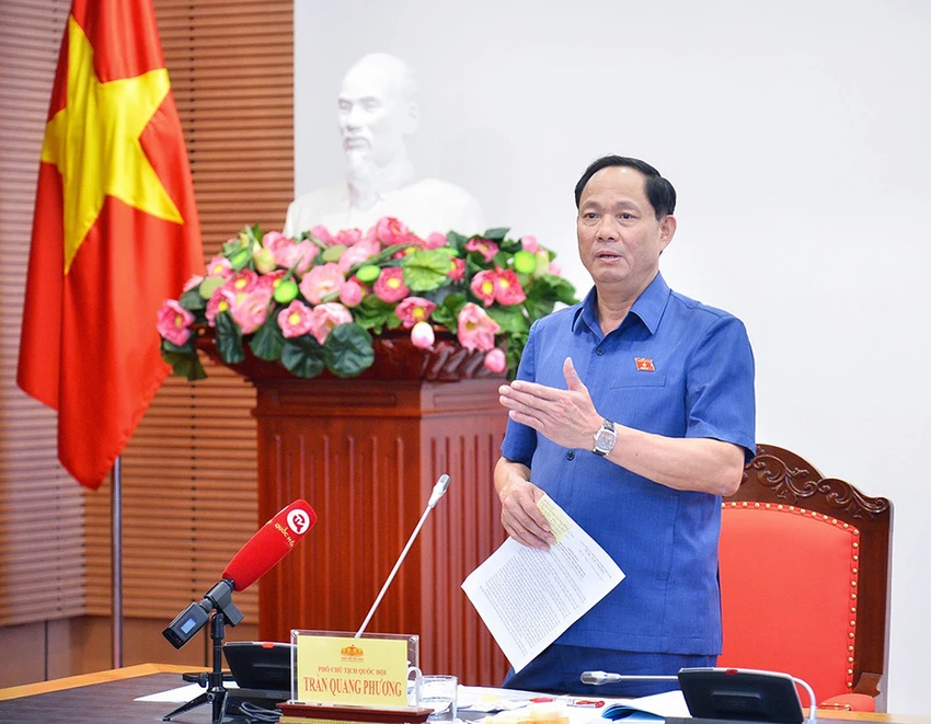 Phó Chủ tịch Quốc hội Trần Quang Phương lưu ý cơ quan chủ trì soạn thảo tham mưu Chính phủ, có đánh giá thật đầy đủ tác động của luật, bổ sung hoàn thiện hồ sơ dự án luật. Ảnh: PHẠM THẮNG Phó Chủ tịch Quốc hội Trần Quang Phương lưu ý cơ quan chủ trì soạn thảo tham mưu Chính phủ, có đánh giá thật đầy đủ tác động của luật, bổ sung hoàn thiện hồ sơ dự án luật. Ảnh: PHẠM THẮNG
