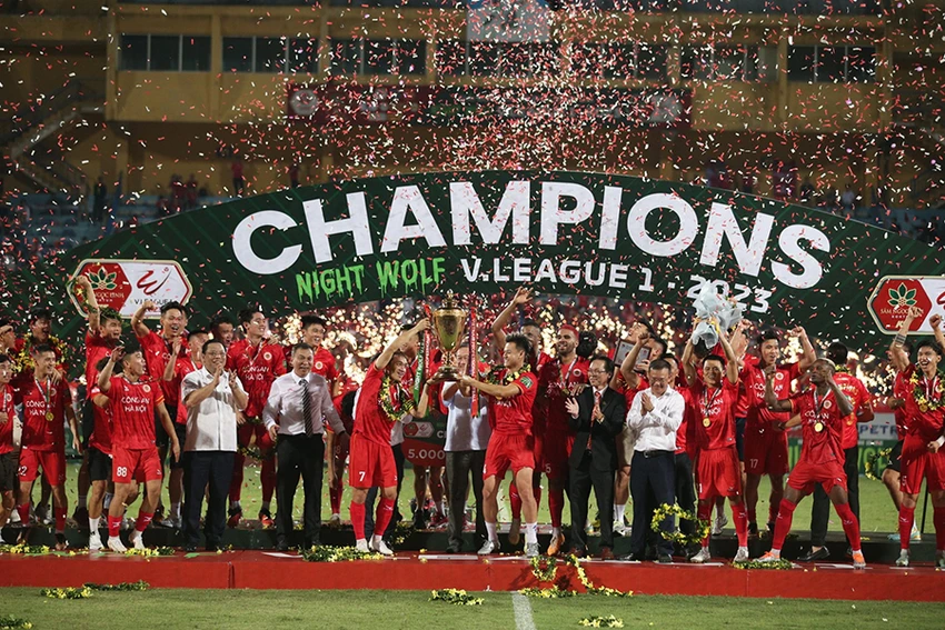 Lần đầu tham dự V-League, Công an HàNội đoạt ngay chức vô địch như kỳ tích HA Gia Lai thực hiện 20 năm trước. Ảnh: CTV Lần đầu tham dự V-League, Công an HàNội đoạt ngay chức vô địch như kỳ tích HA Gia Lai thực hiện 20 năm trước. Ảnh: CTV