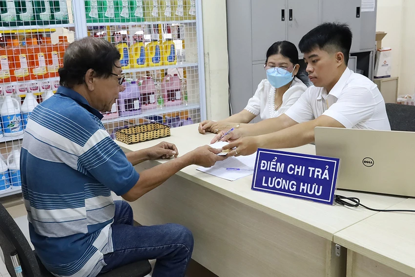 BHXH Việt Nam mong muốn nhiều người sẽ được nhận lương hưu khi về già. Ảnh: V.LONG BHXH Việt Nam mong muốn nhiều người sẽ được nhận lương hưu khi về già. Ảnh: V.LONG