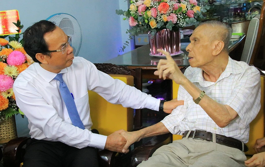 nhà giáo tiêu biểu