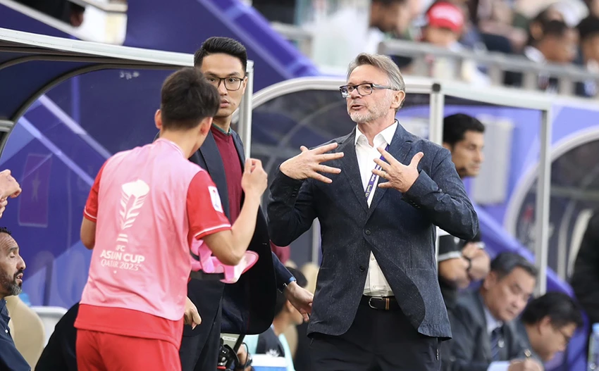 1_14_BAICHINH_VFF_goroi_Troussier_730.jpg